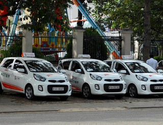 Dí dao vào cổ tài xế, cướp xe taxi trong đêm