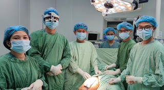 Mổ cứu chân trong tình trạng hiếm gặp cho bệnh nhân bị ô tô đâm