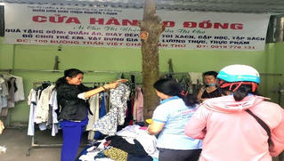 Quán cơm giá 1.000 đồng: Để người nhận từ thiện không còn mặc cảm