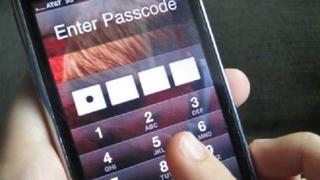 "Khẩu chiến" vì chồng cài password