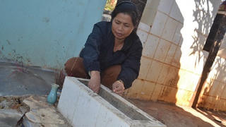 Hơn 20 năm “ăn bám” nghĩa trang "xây nhà" cho thai nhi