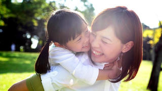 Thư một nhà báo gửi con gái: Hãy yêu chính mình!