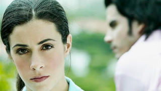 Chồng “ăn chả”, tôi có nên công khai từng “ăn nem“?