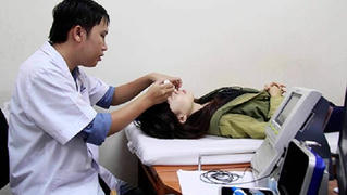 Dùng thuốc nhỏ mắt sao cho đúng