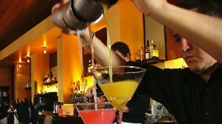 Những điều tối kỵ khi đi quán bar