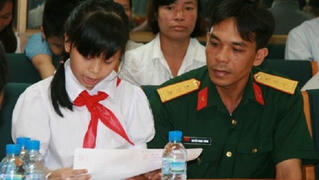 Ước mơ "lớn nhanh như Thánh Gióng" để giữ biển đảo quê hương của cô bé lớp 3