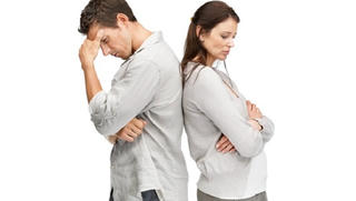 Còn yêu hết hợp, có nên ly hôn?