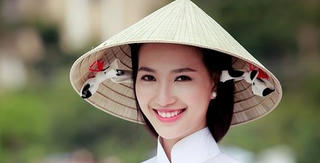 Tại sao trước thềm chung kết hoa hậu luôn “nóng” chuyện tố cáo?