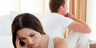 Bắt quả tang chồng chốt cửa,“đánh gió” cho cô hàng xóm