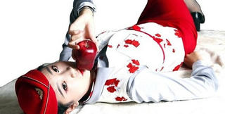 “Sốt” dịch vụ bán nụ hôn của nữ tiếp viên hàng không xinh đẹp