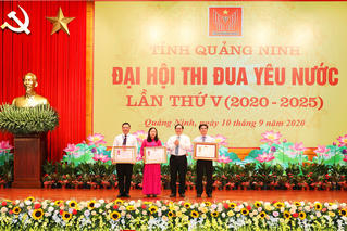 Sở Tư pháp tỉnh Quảng Ninh đón nhận Huân chương lao động hạng Ba