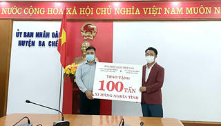 Báo Pháp luật Việt Nam trao tặng 100 tấn xi măng hỗ trợ huyện Ba Chẽ xây dựng nông thôn mới