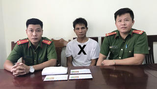 Gã trộm nấp trong phòng tắm, chém 2 phụ nữ bất tỉnh