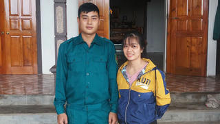 Tặng Bằng khen cho hai cán bộ Nghệ An cứu người bị lũ cuốn trôi