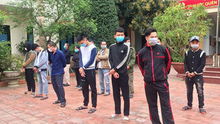 Hàng chục trường hợp đốt pháo đên Giao thừa bị triệu tập