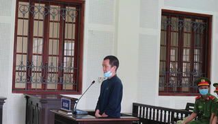 Con nghiện vượt biên về nước, dựng lán trong rừng để bán ma túy