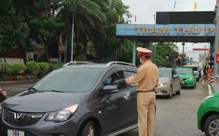 Nhiều người vào Nghệ An bất ngờ vì yêu cầu giấy xét nghiệm khi chưa tiêm đủ 2 mũi