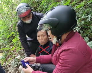 Bị công an vây bắt, tội phạm ma túy dùng dao chống trả quyết liệt hòng thoát thân