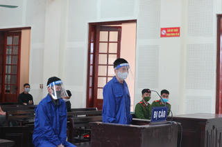 Bán nhẫn vàng để buôn hồng phiến