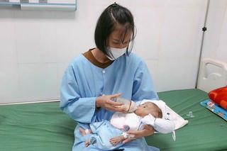 Nuôi thành công bé sinh non nặng 1,3 kg, bị viêm ruột hoại tử