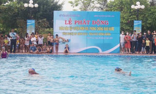 Nghệ An phát động tập luyện môn bơi phòng, chống đuối nước