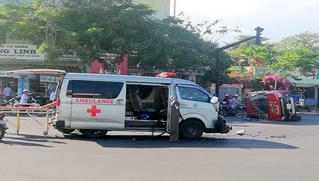 Kiểm tra, xử phạt xe cứu thương lạm quyền tại TP.HCM