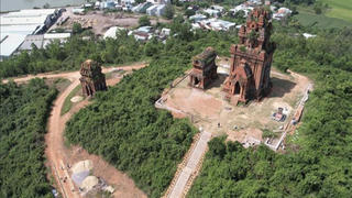 Cần gìn giữ vẻ đẹp hoang sơ của Tháp Chăm 