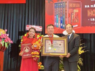 Tiểu thuyết “Hồ sơ lửa” đạt kỉ lục tác phẩm hình sự dài nhất Việt Nam