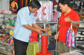 Tăng cường phòng cháy chữa cháy tại các điểm chợ ở Cà Mau