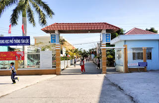 Kỷ luật một Hiệu trưởng Trường THCS - THPT ở Cà Mau