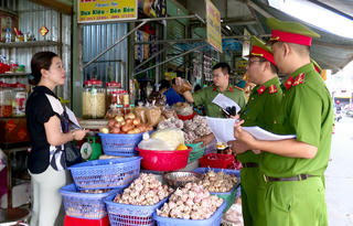 Ra quân thực hiện 'Tháng hành động vì an toàn thực phẩm' tại Bạc Liêu