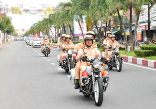 Tổng kiểm soát phương tiện vận tải hàng hóa, hành khách trên địa bàn tỉnh Bạc Liêu