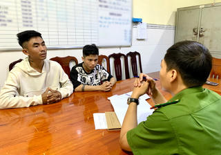 Bắt quả tang 2 đối tượng tàng trữ trái phép chất ma túy 