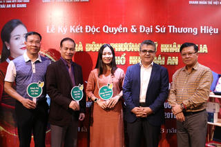 Hoa hậu Lâm Diệu Linh làm Đại sứ thương hiệu cho sản phẩm trà Đông Phương Mỹ Nhân Kolia & phổ nhĩ Thái An