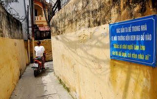 Hà Nội: Độc đáo, phố sạch nhờ thơ 