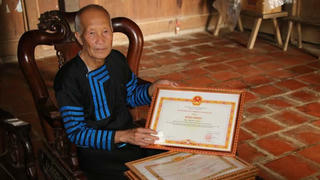 Chuyện người thắp sáng ngọn lửa đoàn kết của đồng bào Mông nơi biên cương