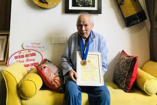 Giáo sư Hoàng Chương: “Tôi mong muốn người dân thượng tôn pháp luật khi tham gia giao thông”