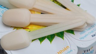 Tập đoàn TH giảm số lượng thìa sữa chua dùng một lần đi kèm sản phẩm TH true YOGURT, chung tay giảm rác thải nhựa