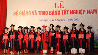 Học viện Phụ nữ Việt Nam trao bằng tốt nghiệp cho 17 Thạc sĩ khoá đầu tiên