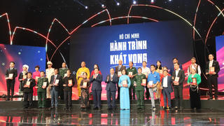 Tôn vinh những điển hình tiêu biểu toàn quốc trong học tập và làm theo tư tưởng, đạo đức, phong cách Hồ Chí Minh