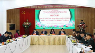 Đưa phong trào thi đua hướng về cơ sở, gắn với thực hiện nhiệm vụ chính trị