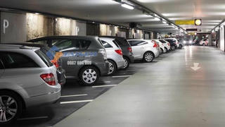 Chung cư điều chỉnh phí gửi xe ô tô có đúng luật?