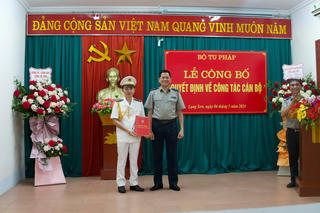 Trao quyết định bổ nhiệm Cục trưởng Cục Thi hành án dân sự tỉnh Lạng Sơn