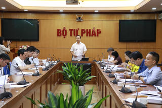 Đẩy mạnh phân cấp, phân quyền, phát huy trách nhiệm người đứng đầu trong đầu tư công