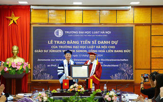 Trường Đại học Luật Hà Nội: Trao bằng Tiến sĩ danh dự cho Giáo sư Juergen Walter Simon