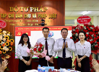 Chú trọng xây dựng Chi bộ Tạp chí Dân chủ và Pháp luật trong sạch, vững mạnh