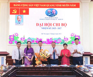 Chi bộ Vụ Pháp luật dân sự - kinh tế tổ chức thành công Đại hội bộ nhiệm kỳ 2025-2027