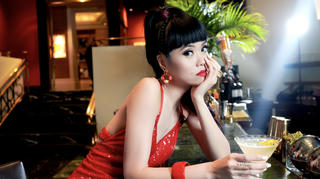 Siêu mẫu Jessica Minh Anh - sự kết hợp giữa thời trang, môi trường và sáng taọ
