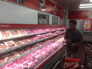Thủ tướng yêu cầu bảo đảm sớm giảm giá thịt lợn 