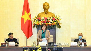 Chủ tịch Quốc hội đề nghị chống dịch COVID-19: “Ở nhà cũng làm việc chứ không phải nghỉ ngơi“